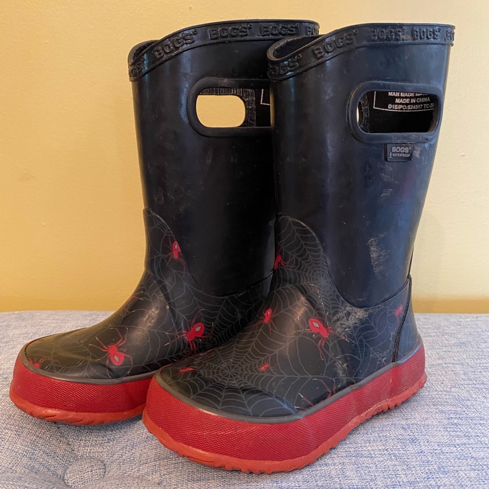 Bogs kids spider print rain boots